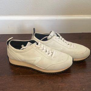 EUC (basically new) Retro Runner Sneaker
RAG & BONE. Size 39